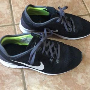 EUC Nike Free TR FIT 5 -Size 6.5